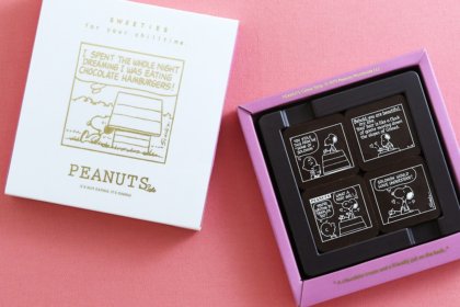 ラブレターを書くスヌーピーが描かれた”ベルギーチョコレート”が、1/20（日）「PEANUTS Cafe 中目黒」他、全店で発売！<br><br>／PEANUTS Cafe<br>／PEANUTS DINER