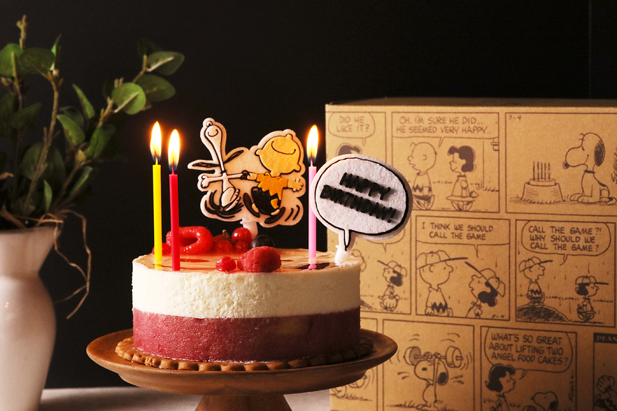 おうちバースデー をスヌーピーと一緒に楽しめる 誕生日ケーキが Peanuts Cafe オンラインショップ に数量限定で新登場 Peanuts Cafe オンラインショップ News Potomak Co Ltd