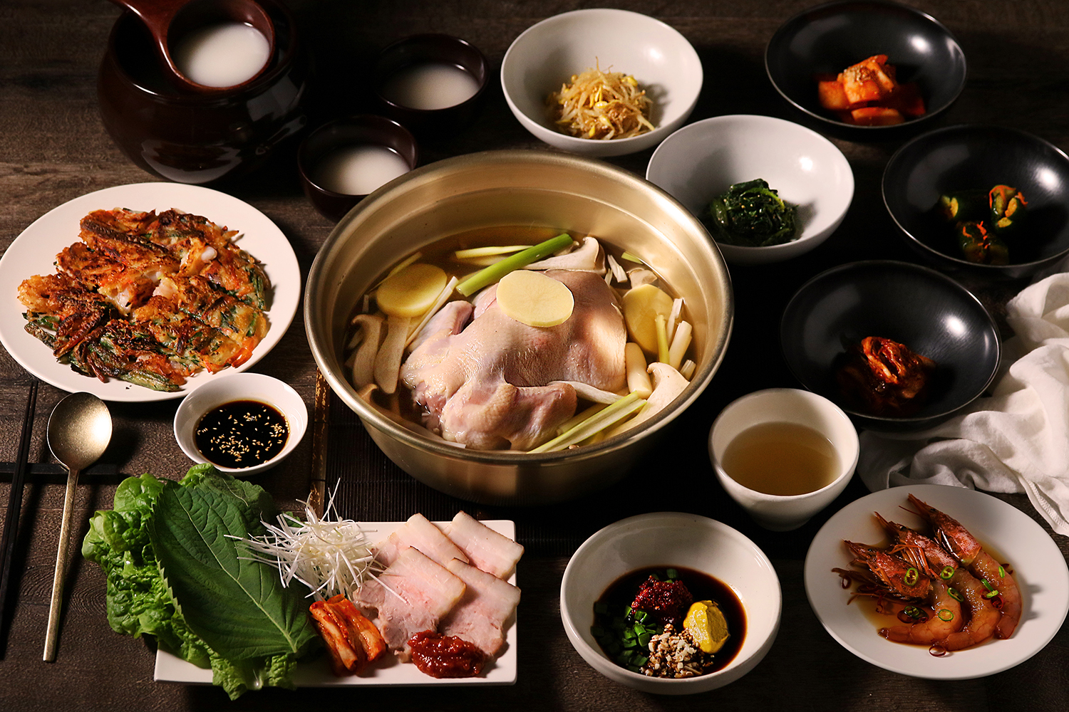 国産丸鶏タッカンマリ食べ放題。神戸旧居留地に専門店「晴レ時々タッカンマリ食堂」2024年6月7日オープン。
