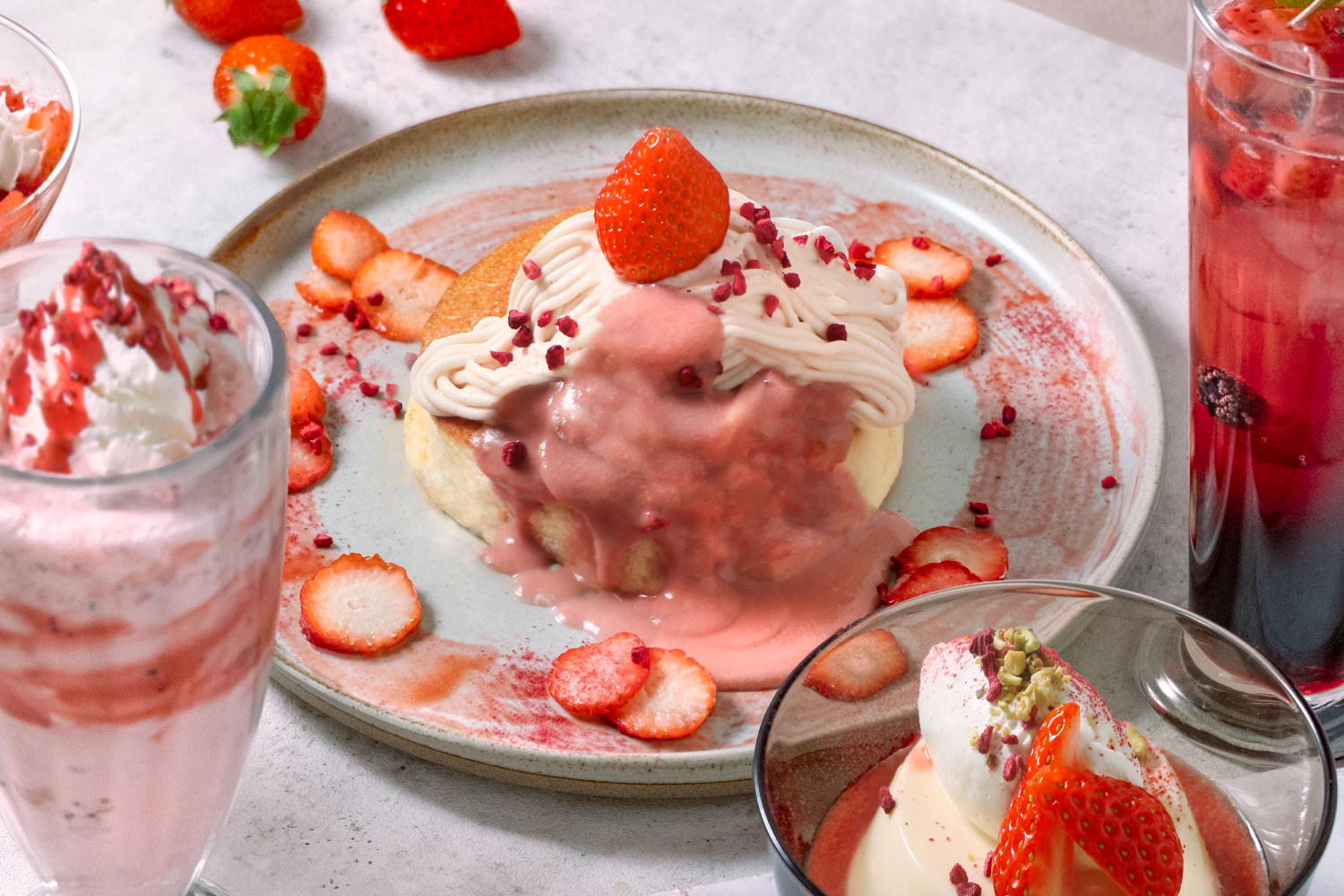 苺の甘酸っぱさにキュン！『いちごチーズクリームのパンケーキ	』	など苺づくしのメニューが横浜モアーズ３F MARFA CAFEから、3/5(水)より新登場！